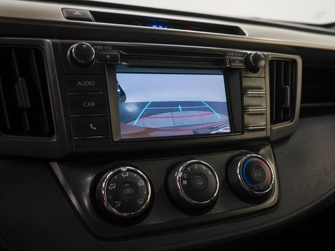 Used 2015 Toyota RAV4 LE image 22