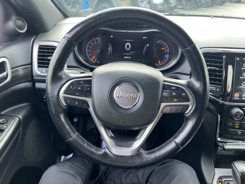 Used 2021 Jeep Grand Cherokee Laredo X image 15