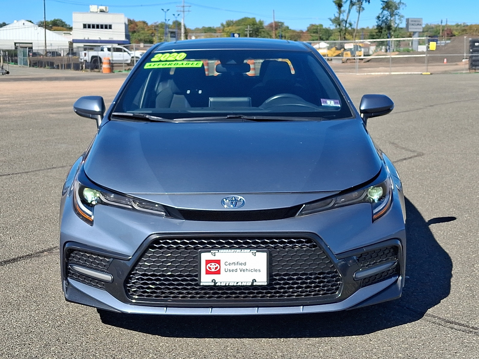 Used 2020 Toyota Corolla SE w/ SE Premium Package FWD image 2
