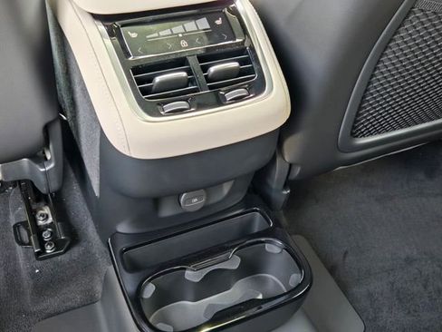 New 2026 Volvo XC90 B6 Ultra w/ Protection Package Premier AWD/4WD image 16