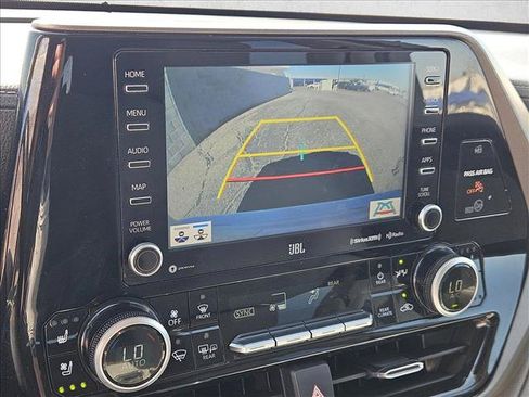 Used 2021 Toyota Highlander Limited AWD/4WD image 12