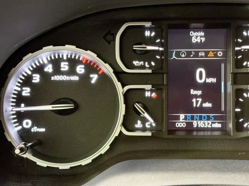 Used 2018 Toyota Tundra Platinum AWD/4WD image 13