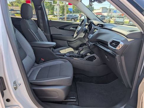 Used 2023 Chevrolet TrailBlazer LT FWD image 12
