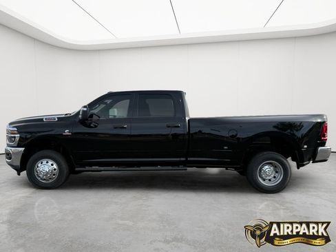 New 2026 RAM 3500 Tradesman AWD/4WD image 8