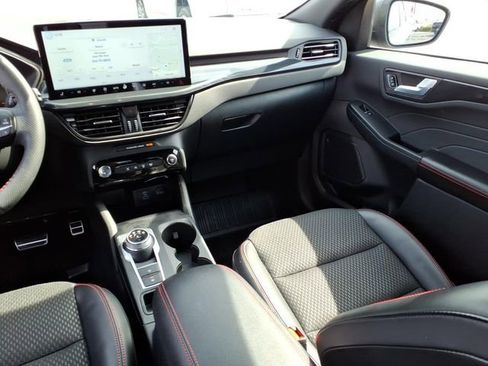 Used 2023 Ford Escape ST-Line w/ Tech Pack #1 image 7