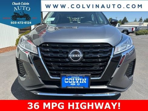 New 2025 Nissan Kicks Play S image 3