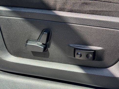 Used 2020 RAM 2500 Big Horn w/ Level 1 Equipment Group AWD/4WD image 28