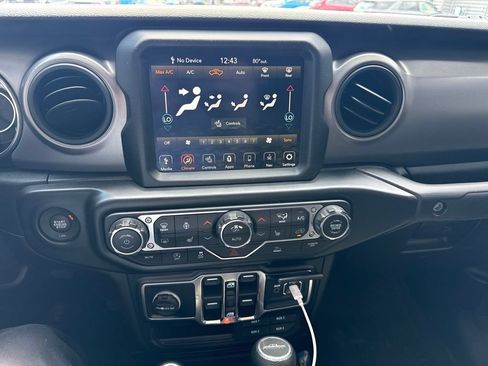 Used 2021 Jeep Gladiator Sport AWD/4WD image 13