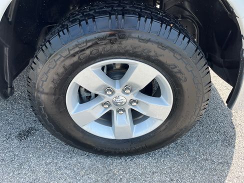 Used 2022 RAM 1500 Tradesman w/ Chrome Appearance Group AWD/4WD image 37