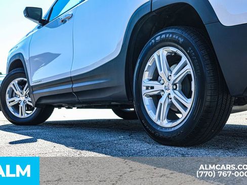 Used 2024 GMC Terrain SLE image 16