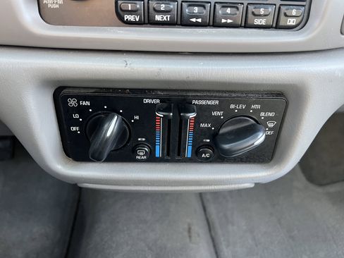 Used 2003 Buick Century Custom image 18