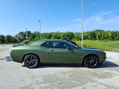 Used 2022 Dodge Challenger R/T w/ Plus Package RWD image 2
