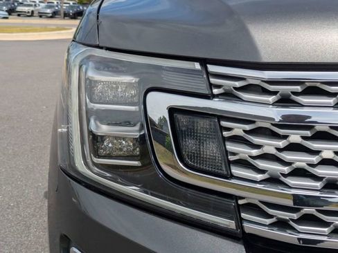 Used 2019 Ford Expedition Platinum RWD image 10