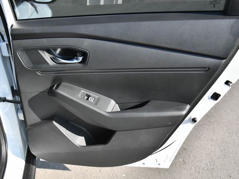 Used 2023 Honda Accord EX image 37