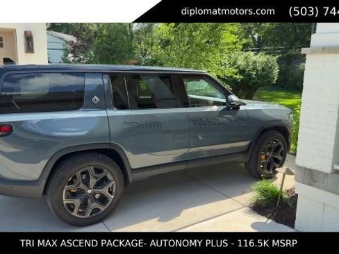Used 2026 Rivian R1S Premium AWD/4WD image 5