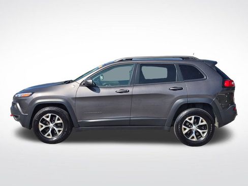 Used 2018 Jeep Cherokee Trailhawk w/ Cold Weather Group AWD/4WD image 13
