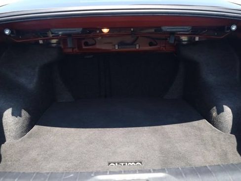 Used 2024 Nissan Altima 2.5 SV FWD image 24