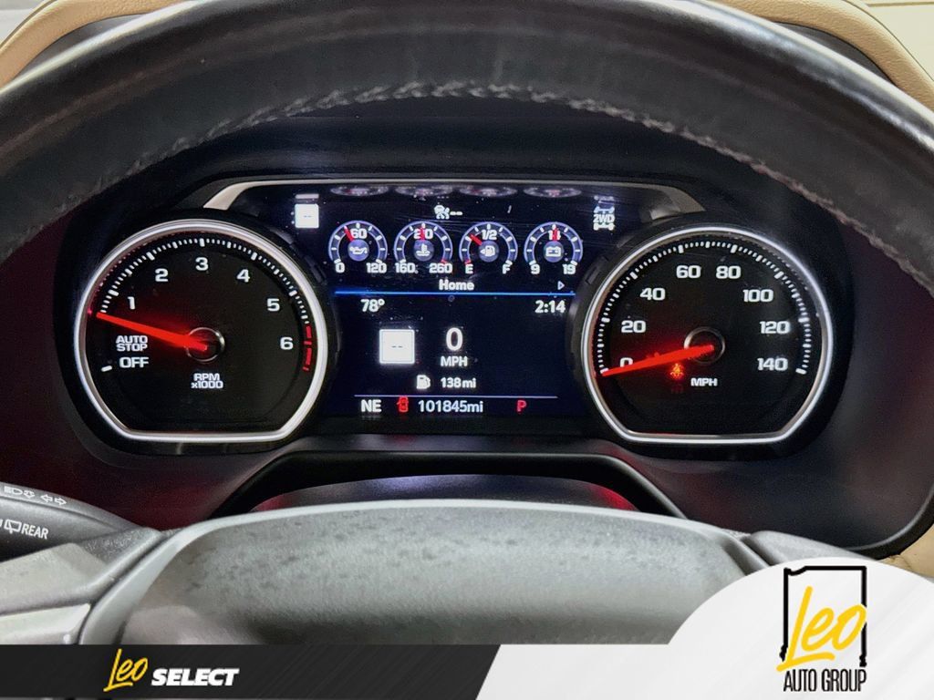 Used 2021 Chevrolet Suburban Premier w/ Premium Package AWD/4WD image 15