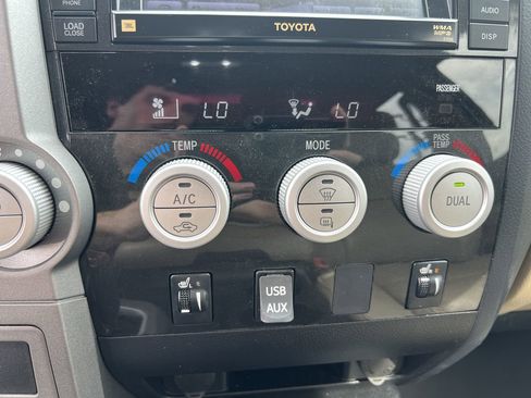 Used 2013 Toyota Tundra Limited image 29