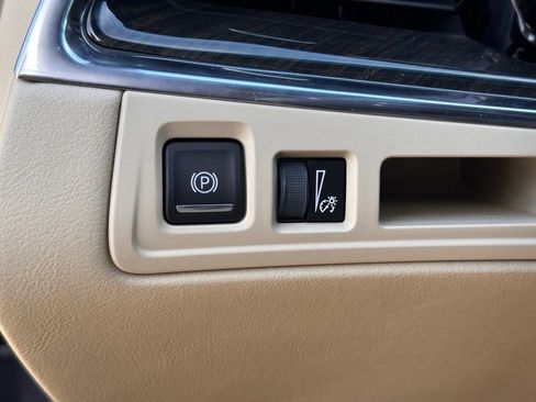 Used 2019 Cadillac XT5 FWD image 27