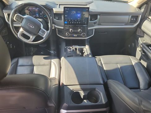 Used 2024 Ford Expedition XLT RWD image 16