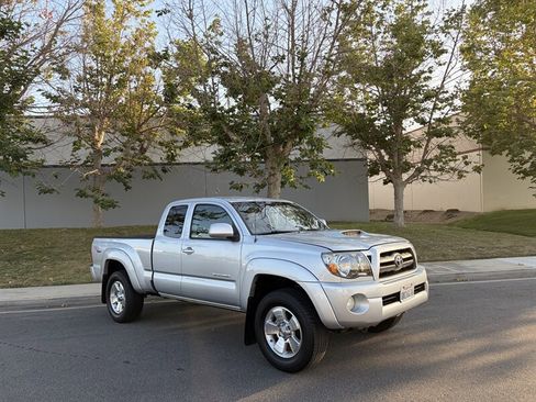 Used 2008 Toyota Tacoma PreRunner RWD image 10