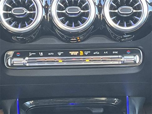 Used 2024 Mercedes-Benz GLB 250 image 16