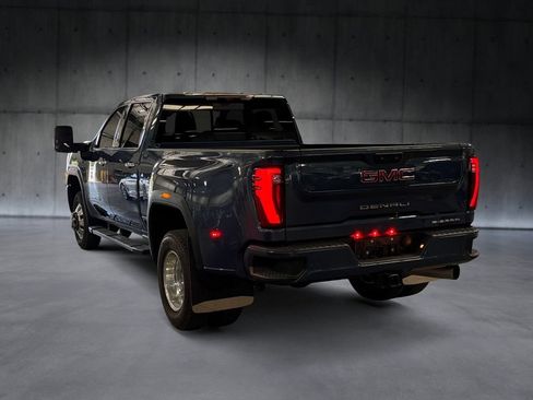 Used 2025 GMC Sierra 3500 Denali w/ Technology Package AWD/4WD image 3