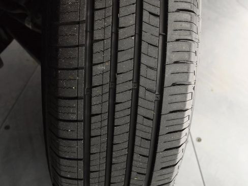 Certified 2023 Jeep Renegade Trailhawk w/ Trailhawk Elite Group image 37