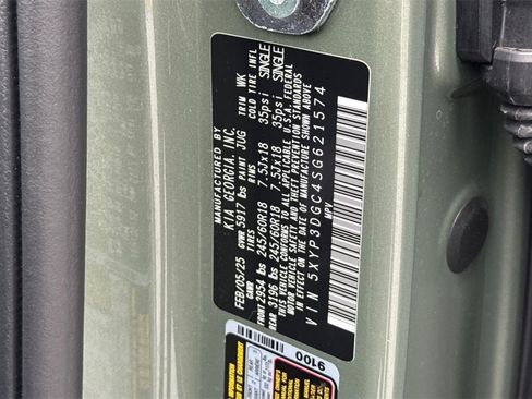 Used 2025 Kia Telluride AWD image 28