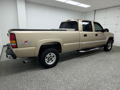 Used 2004 GMC Sierra 2500 SLT w/ Heavy-Duty Power Package AWD/4WD image 7