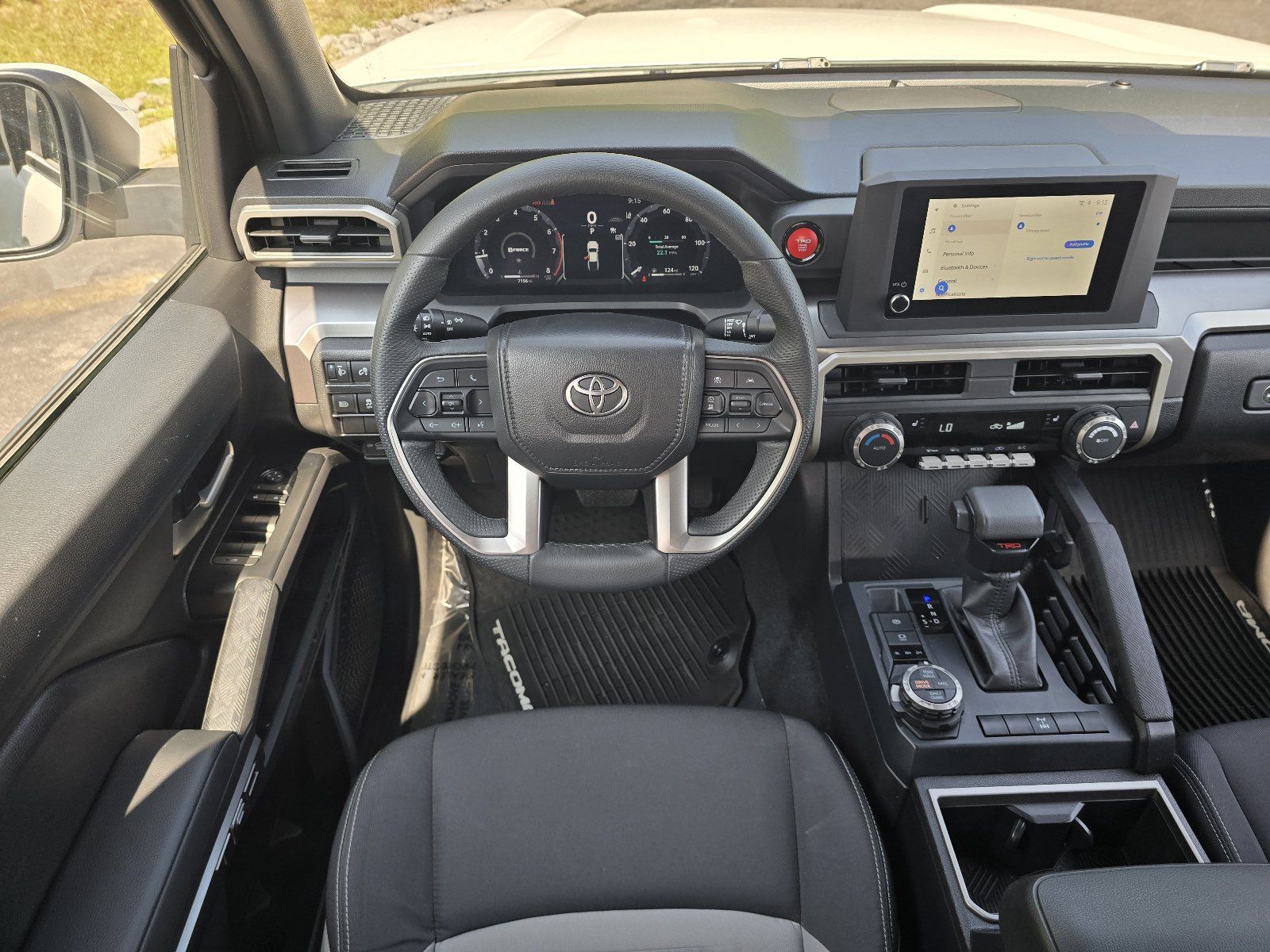 Used 2025 Toyota Tacoma TRD Off-Road AWD/4WD image 14