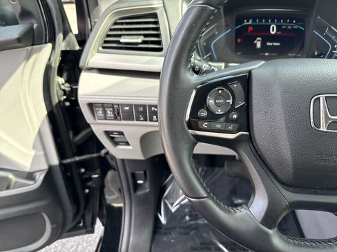 Used 2018 Honda Odyssey Touring image 19