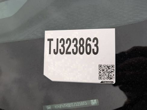 New 2026 GMC Acadia Denali Ultimate w/ LPO, Floor Liner Package AWD/4WD image 46