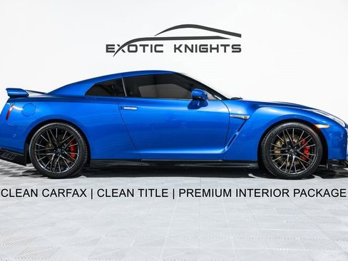 Used 2021 Nissan GT-R Premium image 1