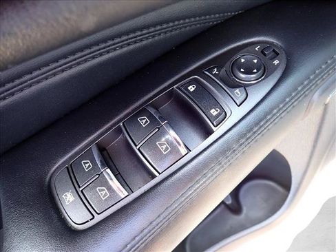 Used 2014 INFINITI QX60 Luxe w/ Deluxe Touring Package AWD/4WD image 16