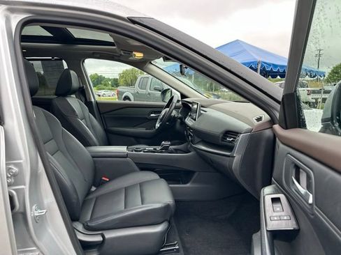 Certified 2023 Nissan Rogue SV w/ SV Premium B Package AWD/4WD image 25