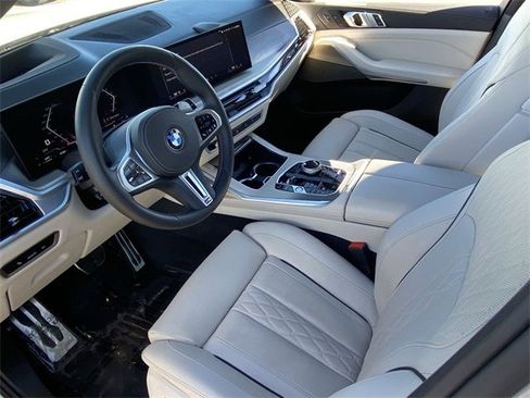 Certified 2025 BMW X7 M60i image 20