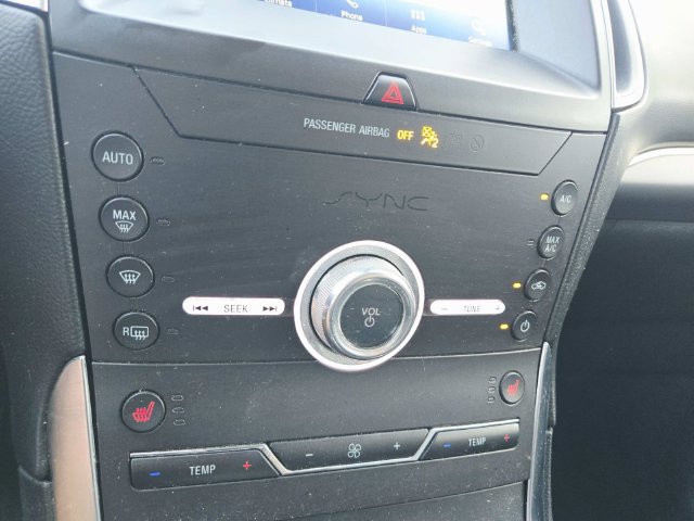 Used 2020 Ford Edge Titanium FWD image 22