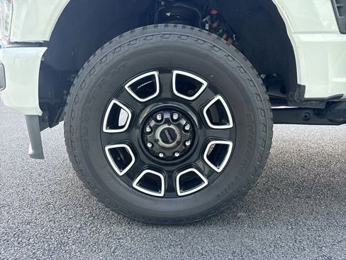Used 2025 Ford F350 Platinum image 8