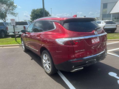 Used 2024 Buick Enclave Essence w/ Experience Buick Package AWD/4WD image 2