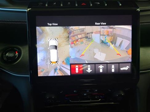 Certified 2024 Jeep Grand Cherokee L Limited w/ Luxury Tech Group II image 15