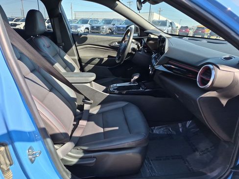 Used 2024 Chevrolet Trax RS w/ Driver Confidence Package FWD image 30