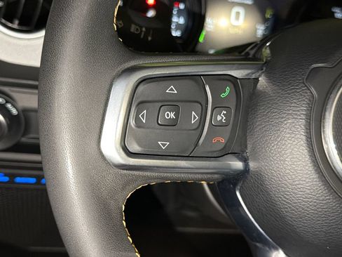 Used 2024 Jeep Wrangler Unlimited Sahara AWD/4WD image 22