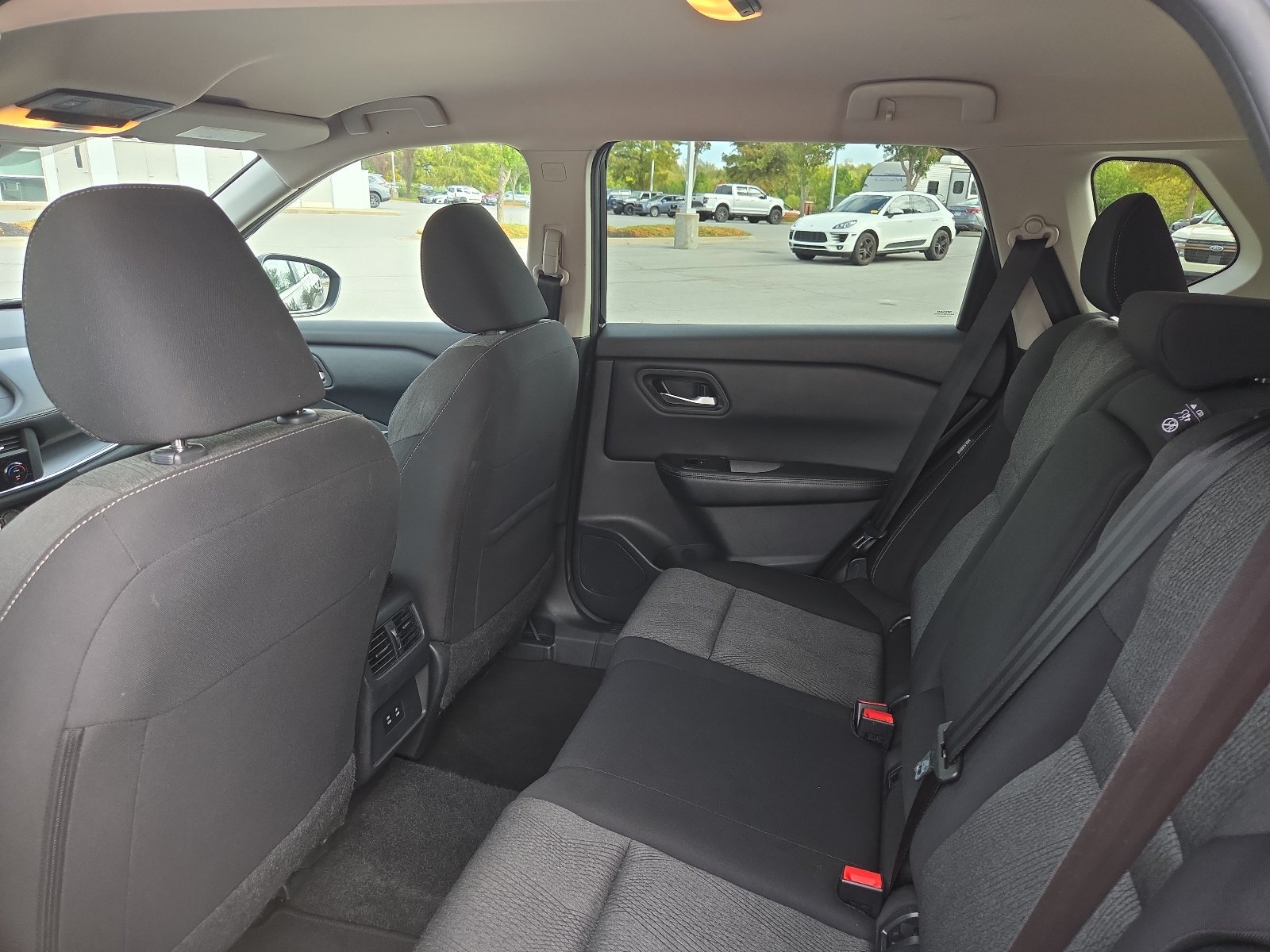 Used 2025 Nissan Rogue SV AWD/4WD image 10