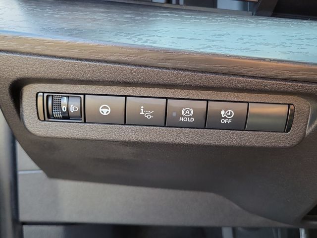 Used 2025 Nissan Ariya AWD image 13