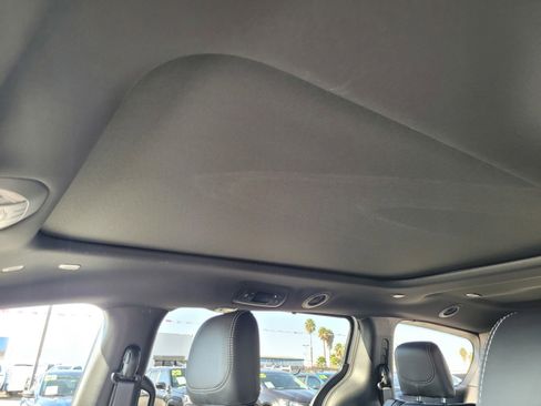 New 2026 Chrysler Pacifica Select FWD image 15