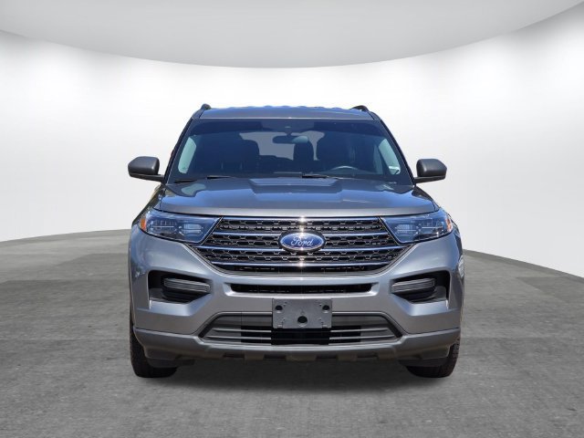 Used 2023 Ford Explorer XLT RWD image 2