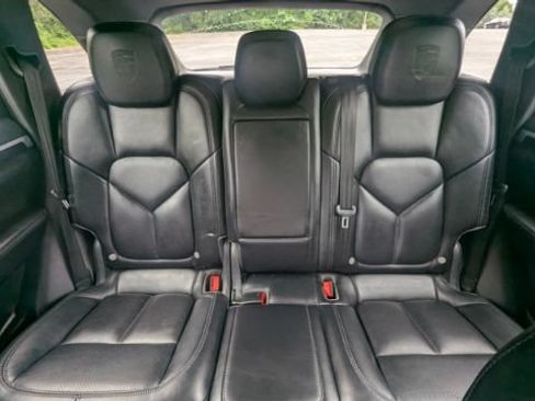 Used 2018 Porsche Cayenne AWD/4WD image 22
