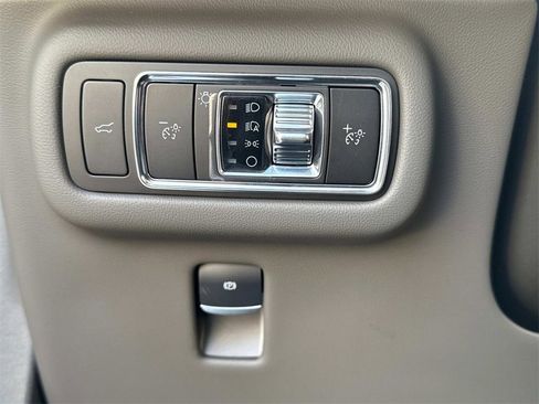 Used 2025 Lincoln Nautilus Reserve w/ Jet Appearance Package image 31